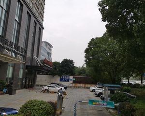 鑫政大厦1室1厅南