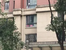 联排大别墅5室,前后80平大院子,户型非常正,位置很棒