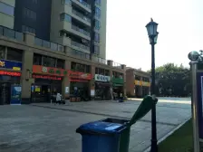 品牌开发商花园小区,次新房,户型方正,装修保养好