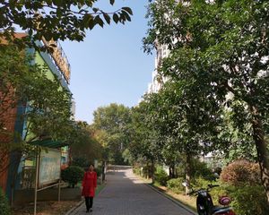 万煦园 的 三房 楼梯房采光好