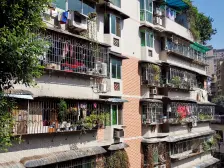 采光好,商圈范围近。双轻轨交通方便