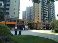 新装修大三房 全屋木地板 精品家具家电 保养好