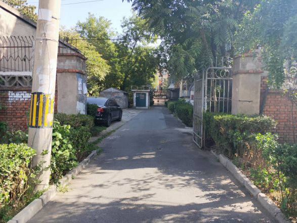 育芳园东里实景图