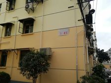 大学路旁+地铁200米+中间楼层+精装修拎包入住