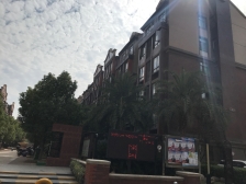 绿都丹石街区 南北通透,采光好 装修好,环镜优美 视野好,诚心出售