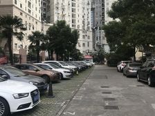 客厅朝南,环境优美,近地铁,居家装修,采光充足,得房率高