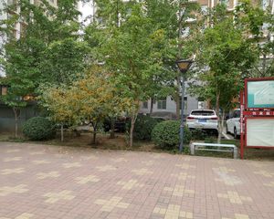 2015年新小区精装修婚房电梯直达地库