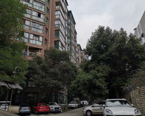 水漪袅铜4室2厅南北