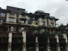 联排别墅+双车位+前后花园60平米+地下室+轻轨五百米