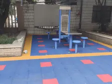 近地铁,南北小两房,边套采光好, 诚心出售