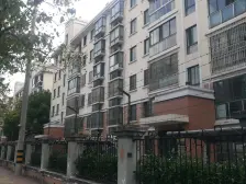 适合置换客,小区环境好环境优美,一梯两户