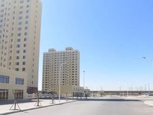 北梁南六区 电梯4楼 有本 付1个 一梯三户 可议