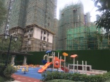 儿童游乐区及在建楼栋