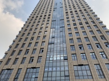 此房三房朝南,好楼层,拎包入住,房东诚心出售!