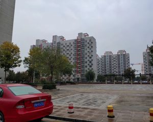 张家场小区南北通透两居室中间楼层