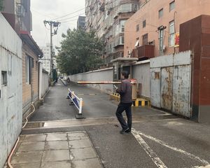 大慧寺12号院3室1厅东西