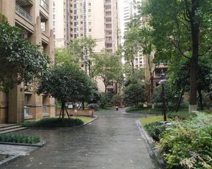 南湖国际社区一期3室2厅北东