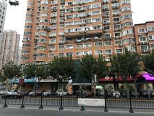 附近有梅西+大同,得房率88%;