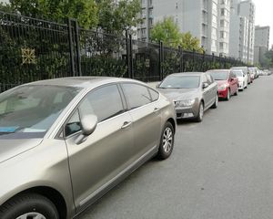 低楼层,精装修可拎包入住,楼龄92年