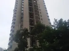 理工学院里面 精装修两室 环境清幽适合养老