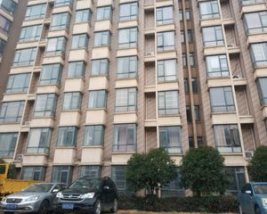 金桂尚居 南北通透,采光好 装修好,环镜优美 视野好,诚心出售