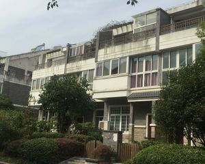 幸福启秀楼中楼四室带阳光房诚心出售
