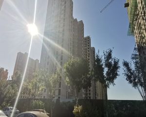 大社区 一居室 带花园 诚心出售