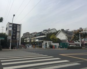 启秀星河城3室1厅南