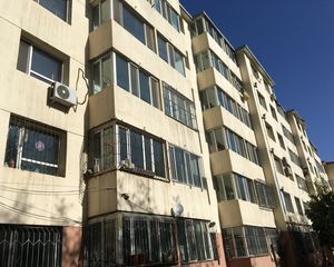 中山建校小区1室1厅西