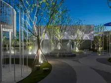 一梯两户,朝小区中庭,横厅4房