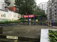 户型方正,采光好,出行方便的电梯房出售