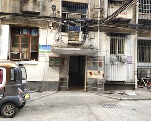 上营坊南北通透,采光好近地铁视野好,诚心出售