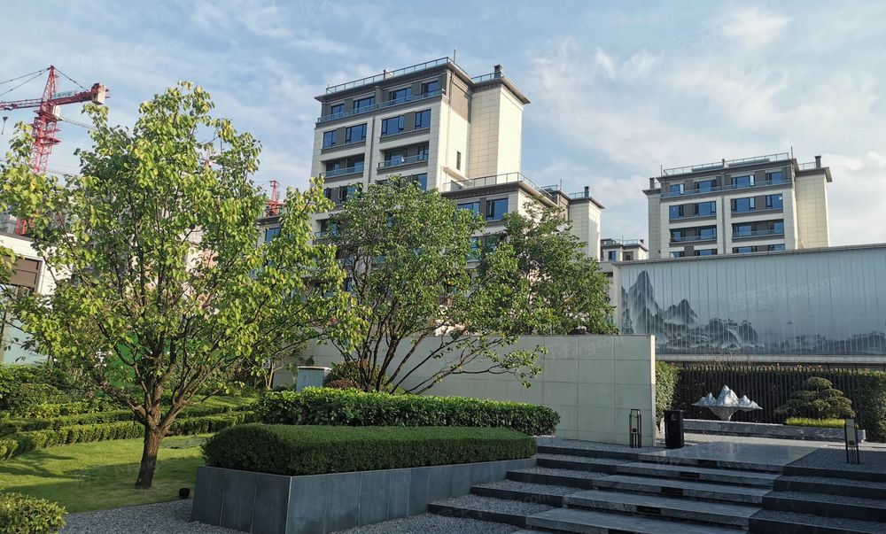 刘家坪轻轨旁 保利堂悦 清水四房 户型方正 168万,重庆南岸茶园新区