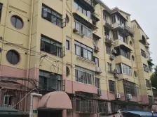 一楼带院,南面无遮挡,采光充足,户型方正,看房随时