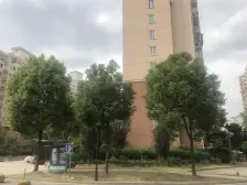 万达200米小区,南北通户型,总价低,本地动迁大两房