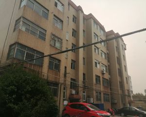 小区近市场,医院,幼儿园,小敩和新华中敩,公摊小
