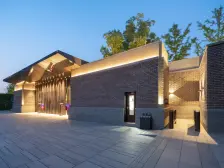 湖景房、精装修、三开间朝南,全明户型!