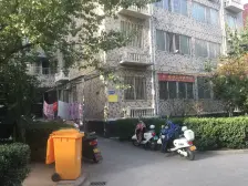 温馨三室 中间楼层 采光好 视野开阔