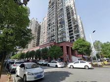 房东自述房子满五唯一,户型好,封闭式小区