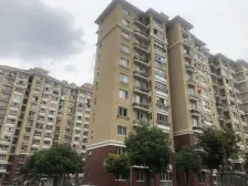 15号线永德路地铁口,飞机户型大三房,三房低总价!