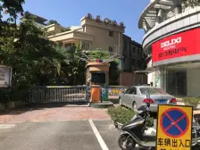 香港街八达花园小区,配套齐全,交通便利