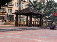 次顶近大湾市场第三人民医院,适合资金少交通便利客户