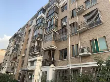 电梯房,中间位置,户型方正,满5唯1。