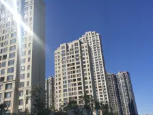 中间楼层,基本没住,户型方正,山景海景全有。