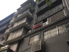 位于两路老城步行街内,交通配套那是相当的齐全