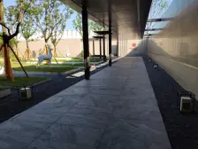 轻轨站旁次新小区,业主住家装修,拎包入住