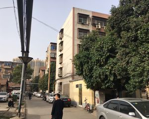 行署路大张,次顶楼,双气三室,可贷款,生活便利