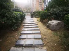 汉飞金沙朝南一室一厅 装修好 业主好 诚心卖