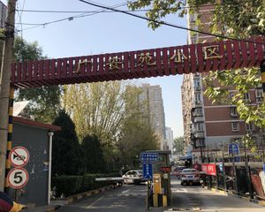 广安苑二期西南大三居精装诚售有车位看房方便