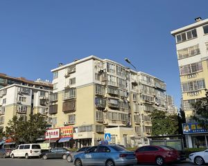 河西步步高格局周正,装修保养不错,总价低
